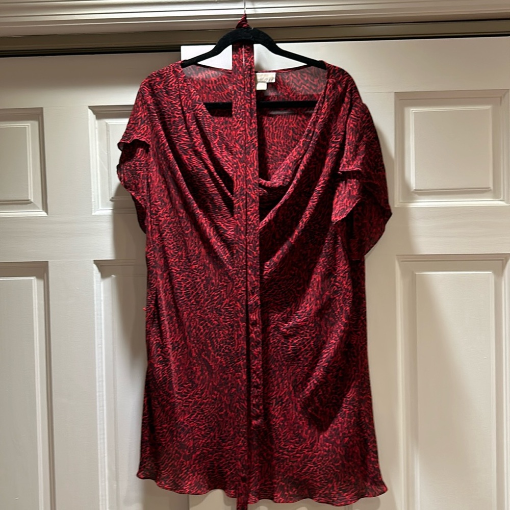 MICHAEL red and black short sleeve animal print blouse with belt.  Size 3X.